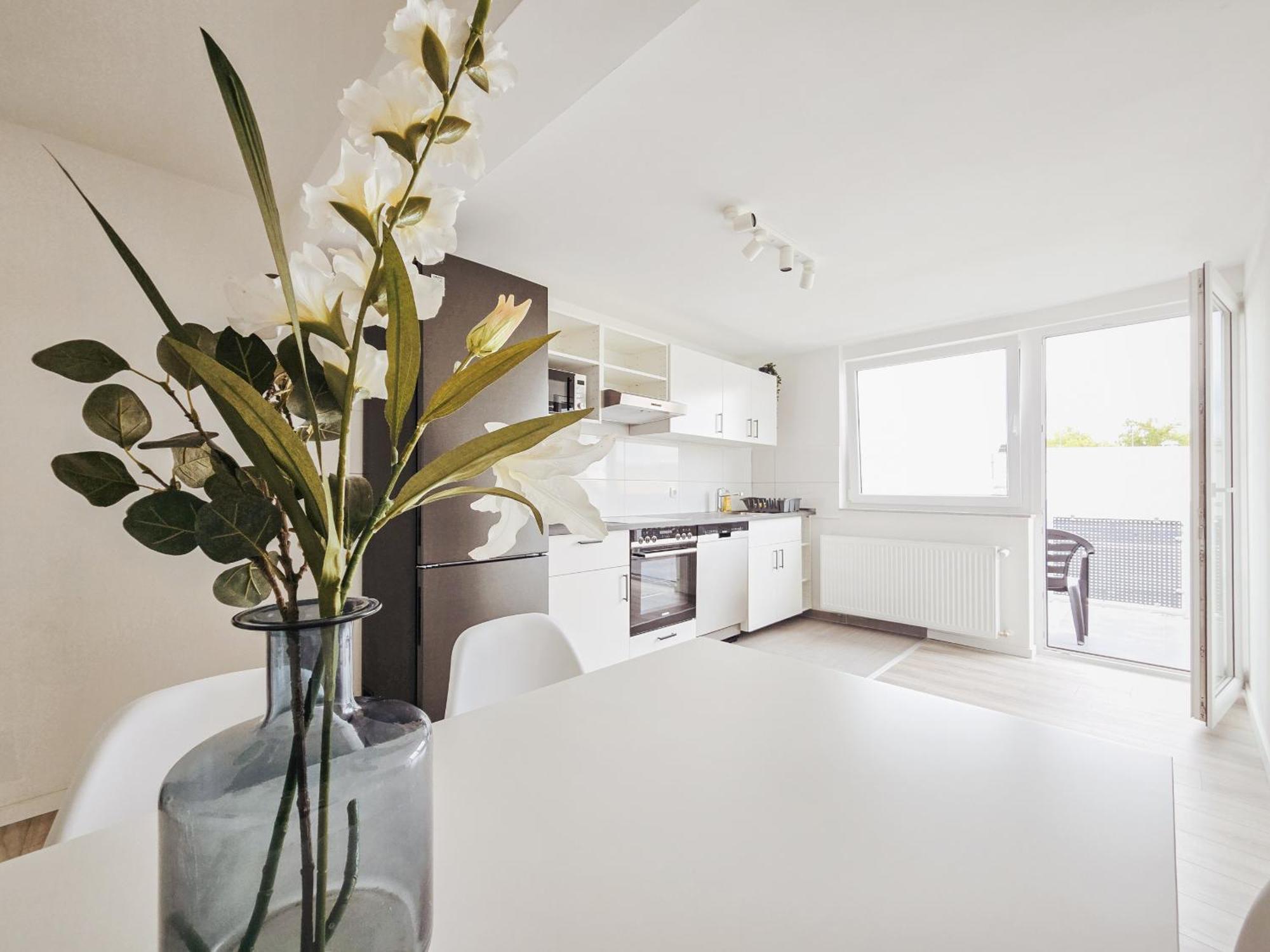 Adora Apartment ฮิลเดน ภายนอก รูปภาพ